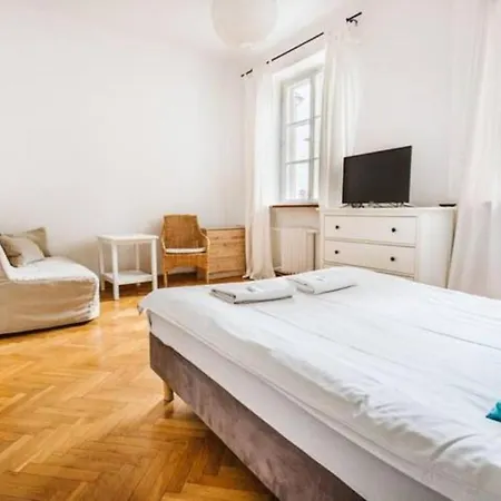 Golden Apartments/old Town/c2/4 *